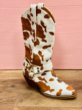 Load image into Gallery viewer, Brown &amp; White Cow Print Western Boots